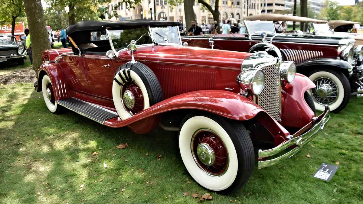 Click to Enlarge-Esc to Close myimgs/ArtDecoCars1910-36/1931 Chrysler CG-front.jpg